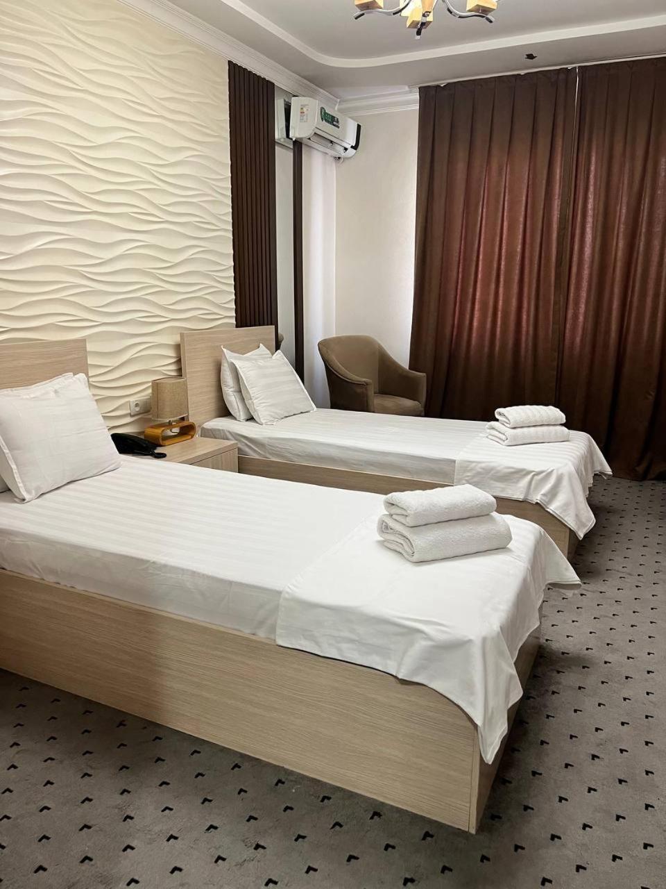 Orzu Hotel Namangan Exterior foto